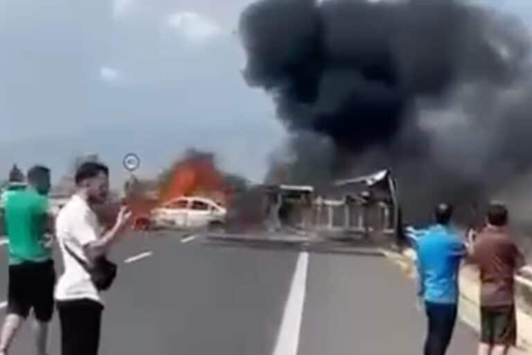 Φρικτό τροχαίο στην Εγνατία Οδό: Το φορτηγό… έσπειρε τον θάνατο ενώ τα αυτοκίνητα περίμεναν στα διόδια Ιάσμου (βίντεο)