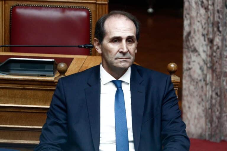 Πέθανε ο Απόστολος Βεσυρόπουλος μετά από ανακοπή καρδιάς – Τα μηνύματα του πολιτικού κόσμου