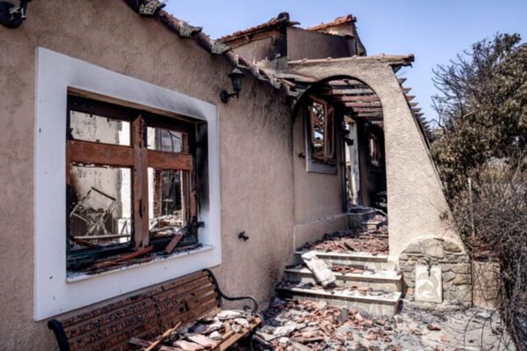 Υπό μερικό έλεγχο η φωτιά στην Κερατέα – Τι συμβαίνει σε Χίο, Ζάκυνθο, Αχαΐα, Πρέβεζα (Live)