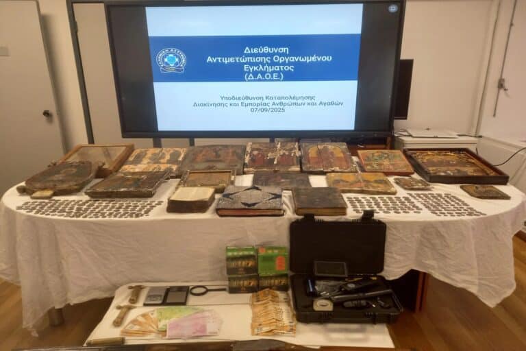 Καλάβρυτα: Ξεκινά η επίσημη καταγραφή των κειμηλίων της Μονής – Τι υποστήριξε ο μοναχός για τις εικόνες