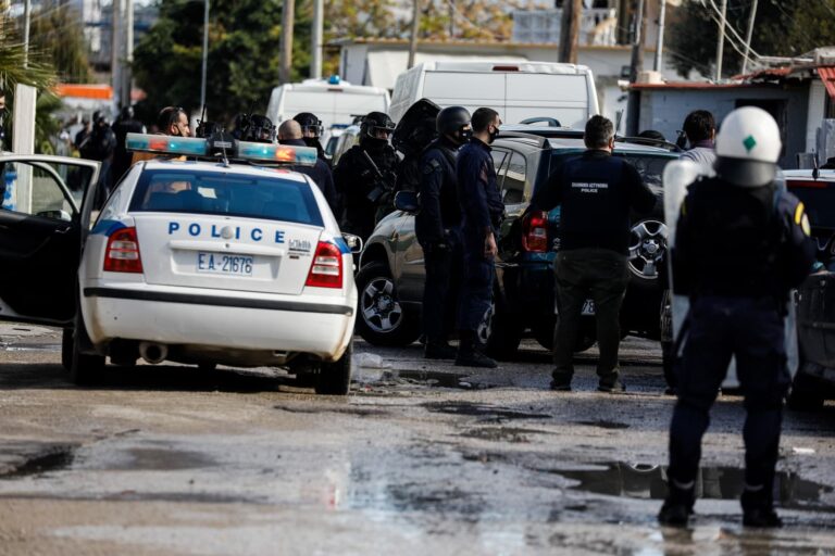 Σπείρα απατεώνων Ρομά: Οι καθοδηγητές από τις φυλακές, οι μέθοδοι και τα κέρδη που ξεπερνούν τα 7 εκατ. ευρώ