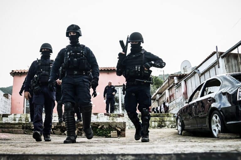 Λάρισα: Το κόλπο του ενός εκατ., η απάτη με τις χρυσές λίρες των Ρομά και ο πασίγνωστος βιομήχανος που έδωσε 710.000 ευρώ