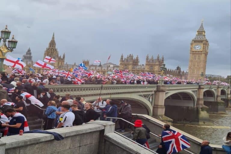 Βρετανία: Αναζητείται άνδρας που ζήτησε τη δολοφονία του Κιρ Στάρμερ σε διαδήλωση στο Λονδίνο