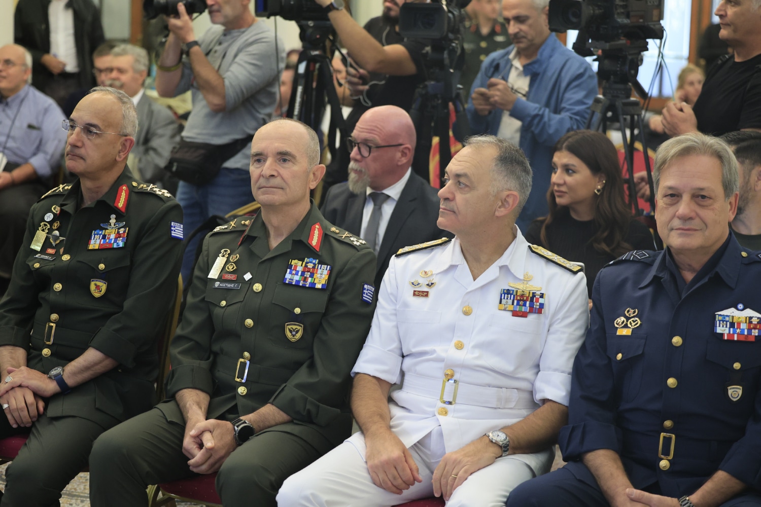 dendias enoples dynameis 30 9 1