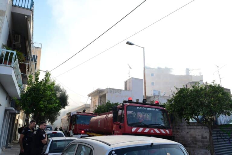 Φωτιά στου Ρέντη – Μεγάλη κινητοποίηση με 41 πυροσβέστες