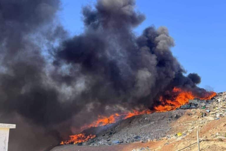 Φωτιά τώρα στον ΧΥΤΑ Αγίου Νικολάου – Ήχησε το 112 για επικίνδυνους καπνούς (βίντεο)