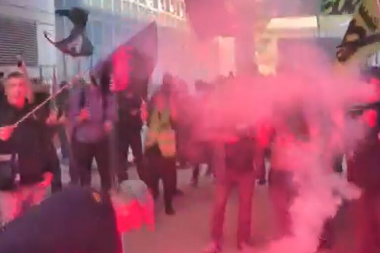 Χάος στους δρόμους της Γαλλίας: Μαζικές διαδηλώσεις, επεισόδια και 94 συλλήψεις