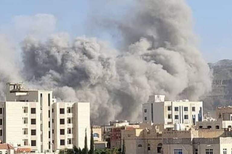 Ισραήλ πλήττει στόχους Χούθι στη Σαναά μετά την επίθεση με drone