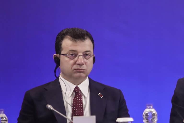 Ιμάμογλου: «Η τουρκο-ελληνική φιλία θα φέρει την ελπίδα»