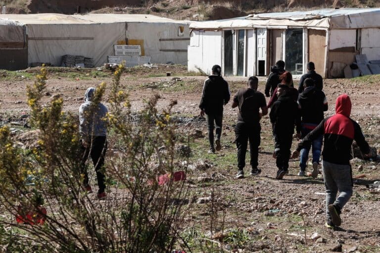 Πύργος: Πατέρας και γιος Ρομά φέρονται να ξυλοκόπησαν 19χρονο ομόφυλό τους με ρόπαλο και φτυάρι