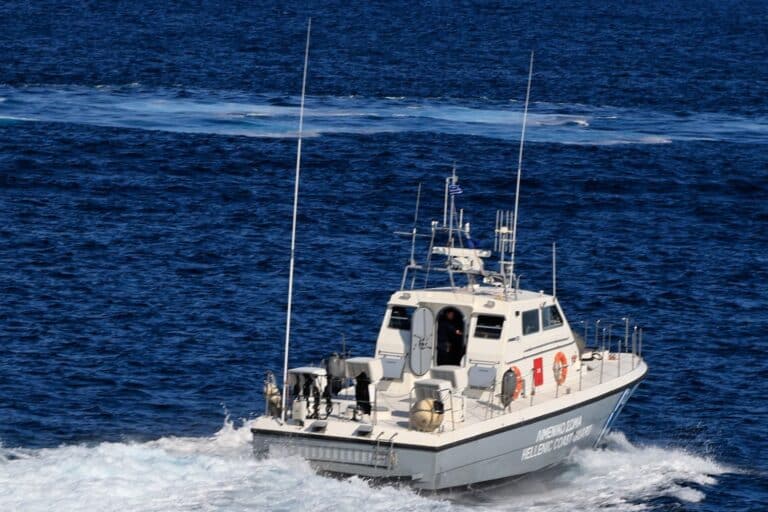 Συναγερμός στο Αιγαίο: 117 μετανάστες διασώθηκαν νότια της Κρήτης