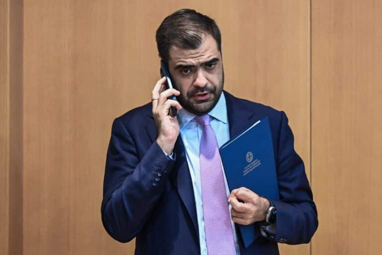 Μαρινάκης για το βιβλίο Τσίπρα: «Μια συζήτηση που δεν αφορά την καθημερινότητα των πολιτών»