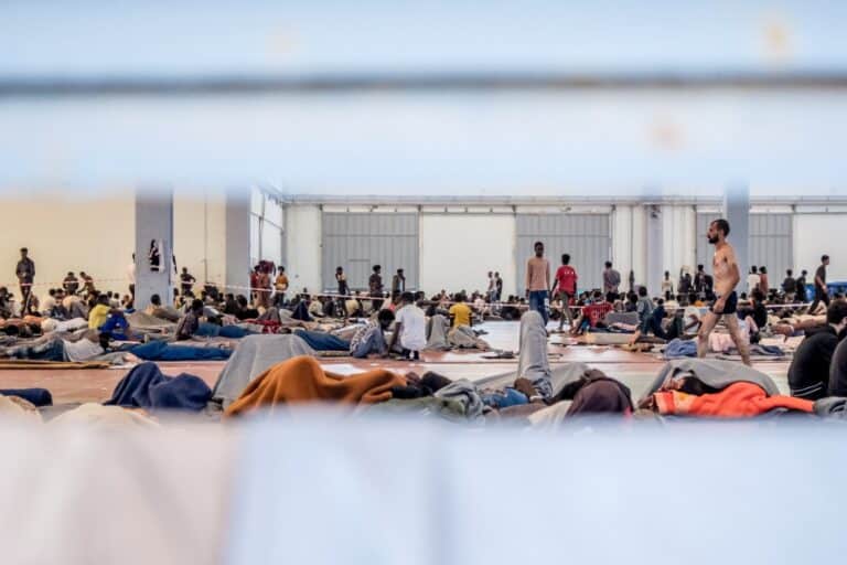 Πάνω από 90 μετανάστες μεταφέρθηκαν στο λιμάνι του Ηρακλείου
