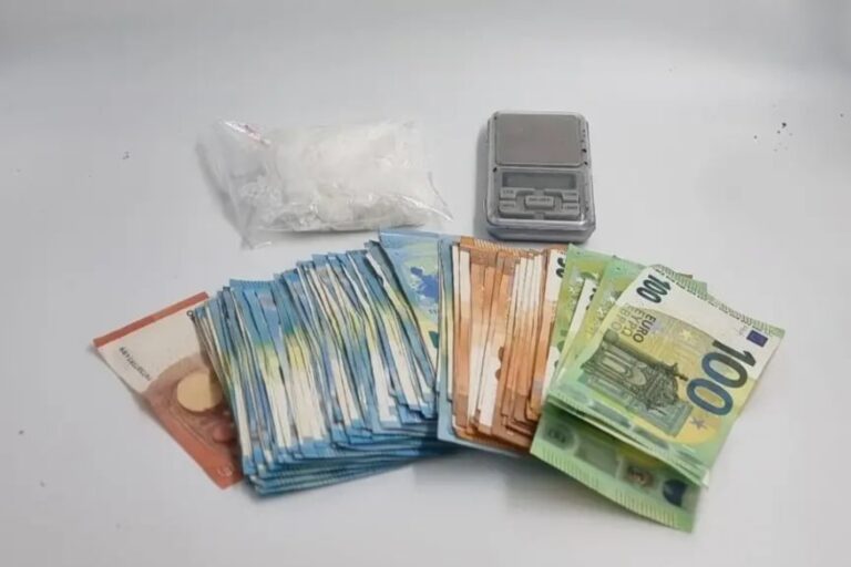Κέρκυρα: Χειροπέδες σε 17χρονο αλλοδαπό για διακίνηση ναρκωτικών – Κατασχέθηκαν κοκαΐνη και 4.300 ευρώ