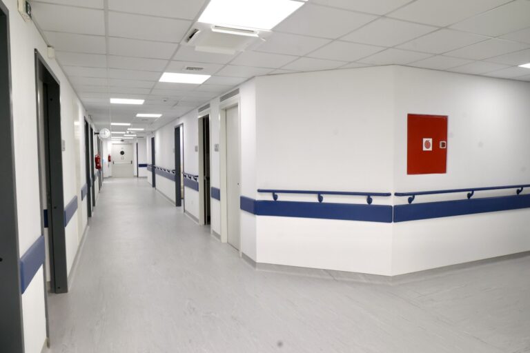 Ηράκλειο: Στο νοσοκομείο 16χρονος μετά από κατανάλωση αλκοόλ – Συνελήφθη η μητέρα του