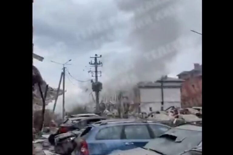 Η Ρωσία εξαπέλυσε «μαζική» επίθεση στην Ουκρανία – Τουλάχιστον 10 άνθρωποι τραυματίστηκαν (βίντεο)