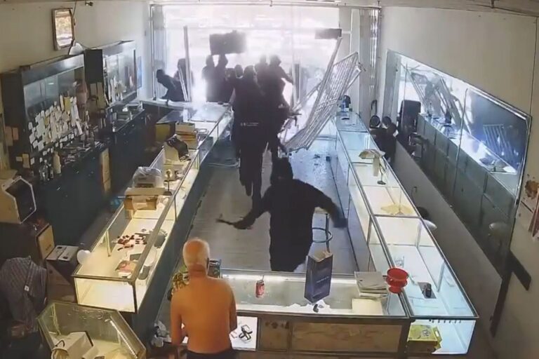 Σοκαριστική ληστεία σε κοσμηματοπωλείο στο Σαν Χοσέ – 88χρονος ιδιοκτήτης υπέστη εγκεφαλικό