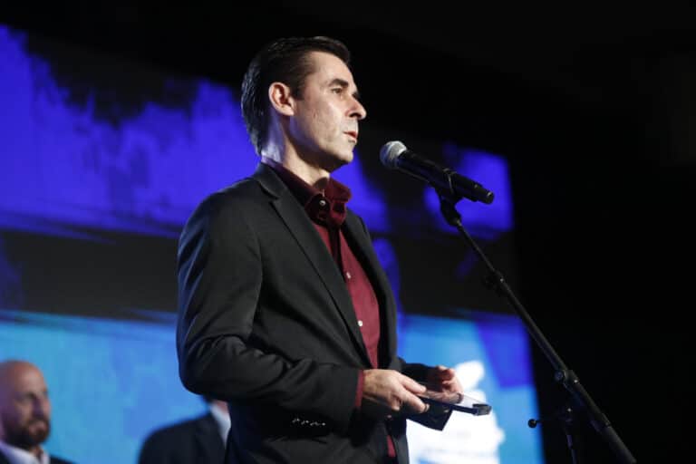 Ο Τσιάρτας ζητάει δράση από τον Πλεύρη για το μεταναστευτικό με άρθρο του «L&O»: «Τι γίνεται; Αυτά θα έχουμε κάθε μέρα;»