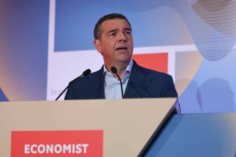 Τσίπρας: «Ο κ. Μητσοτάκης δεν διστάζει να συμπεριφέρεται ως ιδιοκτήτης του Άγνωστου Στρατιώτη»