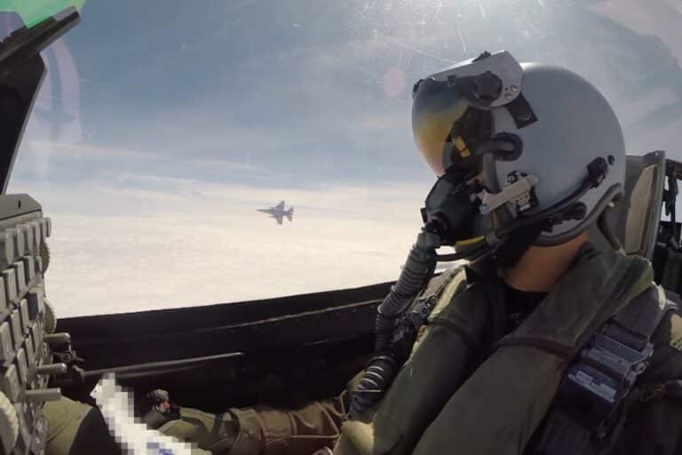 «Παρμενίων 25»: Σε εξέλιξη η μεγάλη άσκηση από Στρατό Ξηράς, Ναυτικό και Αεροπορία – «Εξουδετέρωση στόχων με χρήση στρατηγικών όπλων»