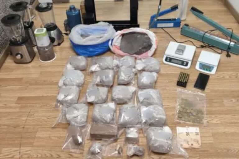 Αθήνα: Στα χέρια της ΕΛ.ΑΣ. 32χρονος έμπορος ηρωΐνης – Είχε 9,4 κιλά στην κατοχή του (εικόνες)