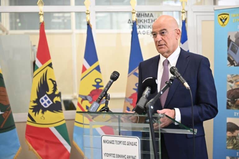 Επίσκεψη Δένδια στο εργοστάσιο drones: Ελληνική τεχνολογία στην πρώτη γραμμή