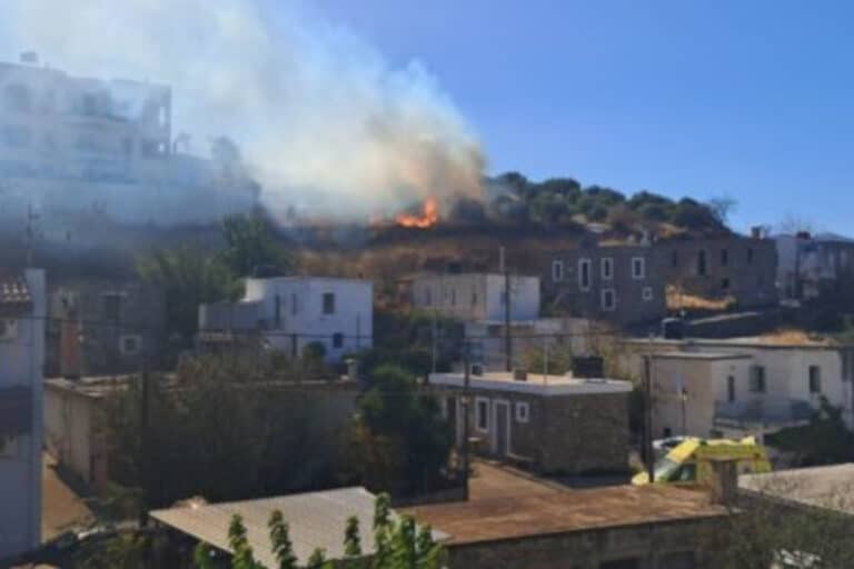 Φωτιά κοντά σε σπίτια στα Ανώγεια Κρήτης – Κινητοποιήθηκε άμεσα η Πυροσβεστική (εικόνες)