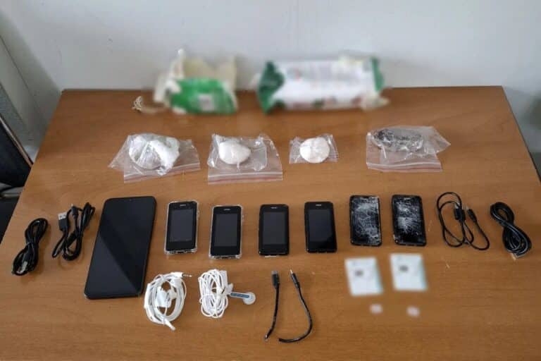 Έρευνα στις φυλακές Τρικάλων – Κατασχέθηκαν ναρκωτικά, μαχαίρι και κινητά