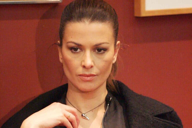 Τζίνα Αλιμόνου για το περιστατικό ενδοοικογενειακής βίας από τον πρώην σύντροφό της: «Χειροδίκησε, με έσπρωξε και με έβριζε»