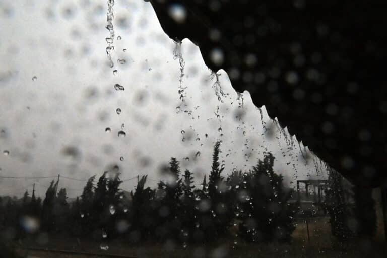 Καιρός: Έκτακτο δελτίο από την ΕΜΥ – Έρχεται τριήμερο έντονων φαινομένων με βροχές και καταιγίδες