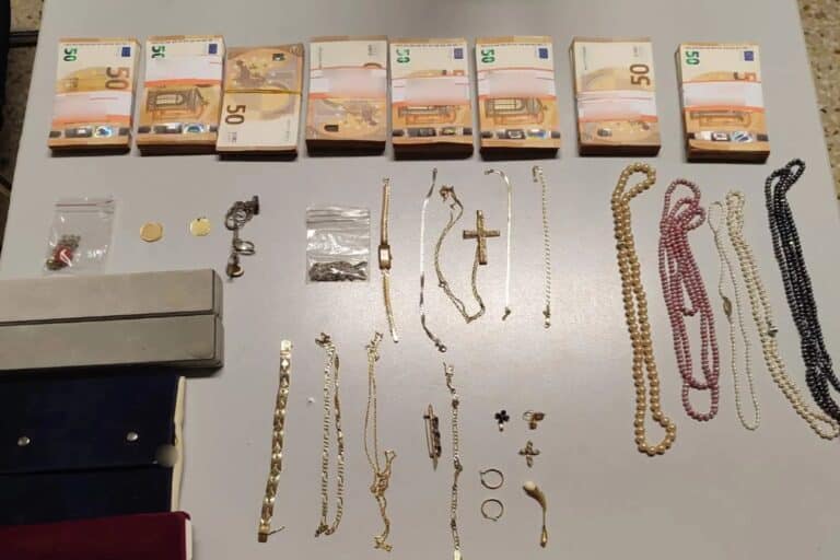 Συνελήφθη 59χρονος που «ξάφριζε» ηλικιωμένους στην Αττική – Πάνω από 280.000 ευρώ η λεία του