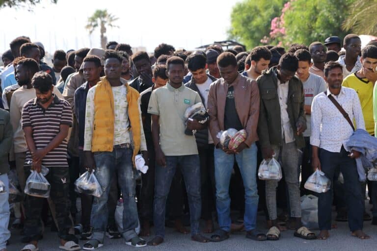 Πλεύρης: Τέλος τα επιδόματα στους μετανάστες – «Όποιος παίρνει άσυλο θα εργάζεται, δεν θα ζει σε βάρος των φορολογουμένων»