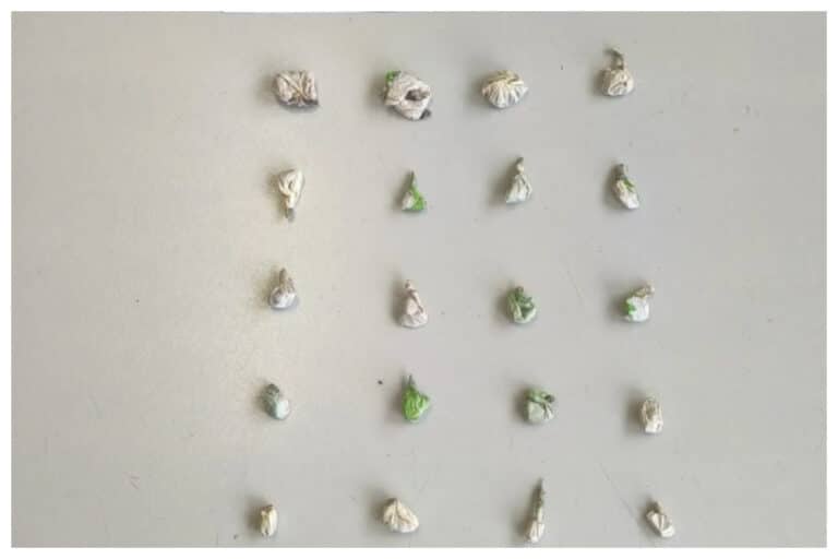 Σαλαμίνα: Συνελήφθη 31χρονος – Έκρυβε ηρωίνη σε εγκαταλελειμμένο Ι.Χ.