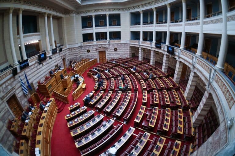 Βουλή: Απορρίφθηκαν οι ενστάσεις αντισυνταγματικότητας για την τροπολογία του Αγνώστου Στρατιώτη