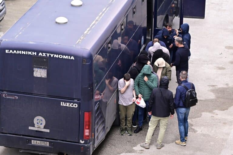 ΟΠΕΚΕΠΕ: Ελεύθεροι με όρους αφέθηκαν 11 κατηγορούμενοι οι οποίοι απολογήθηκαν στον Ευρωπαίο ανακριτή (βίντεο)