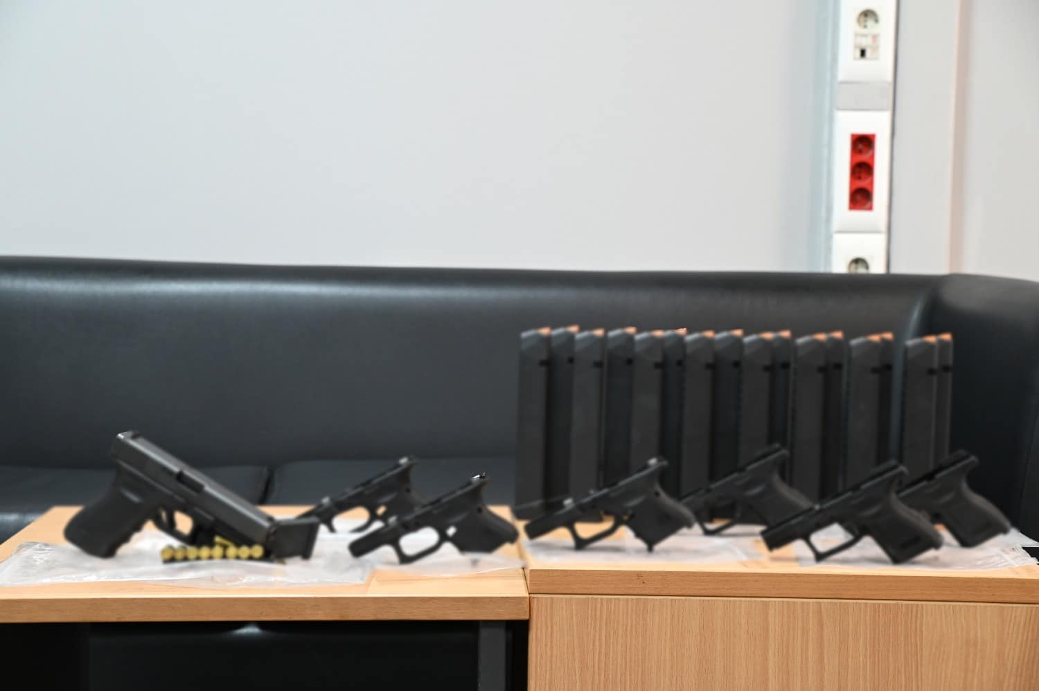 opla tourkoi 3 10 2025 2