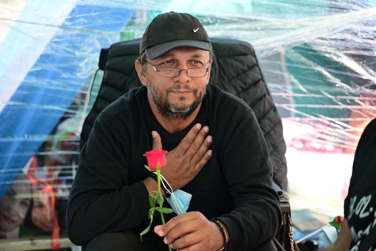 panos routsi apergia peinas 3 10