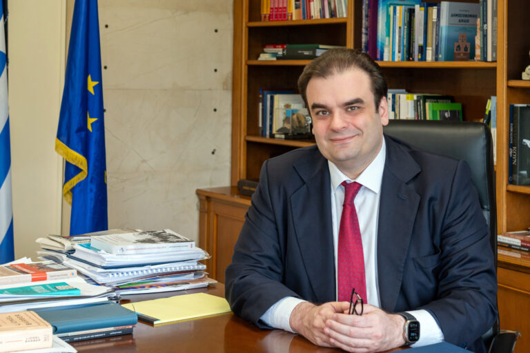 Κυριάκος Πιερρακάκης στο «L&O»: Πάνω από 300 ευρώ τον μήνα οι αυξήσεις στα Σώματα Ασφαλείας μέσα σε μια τριετία