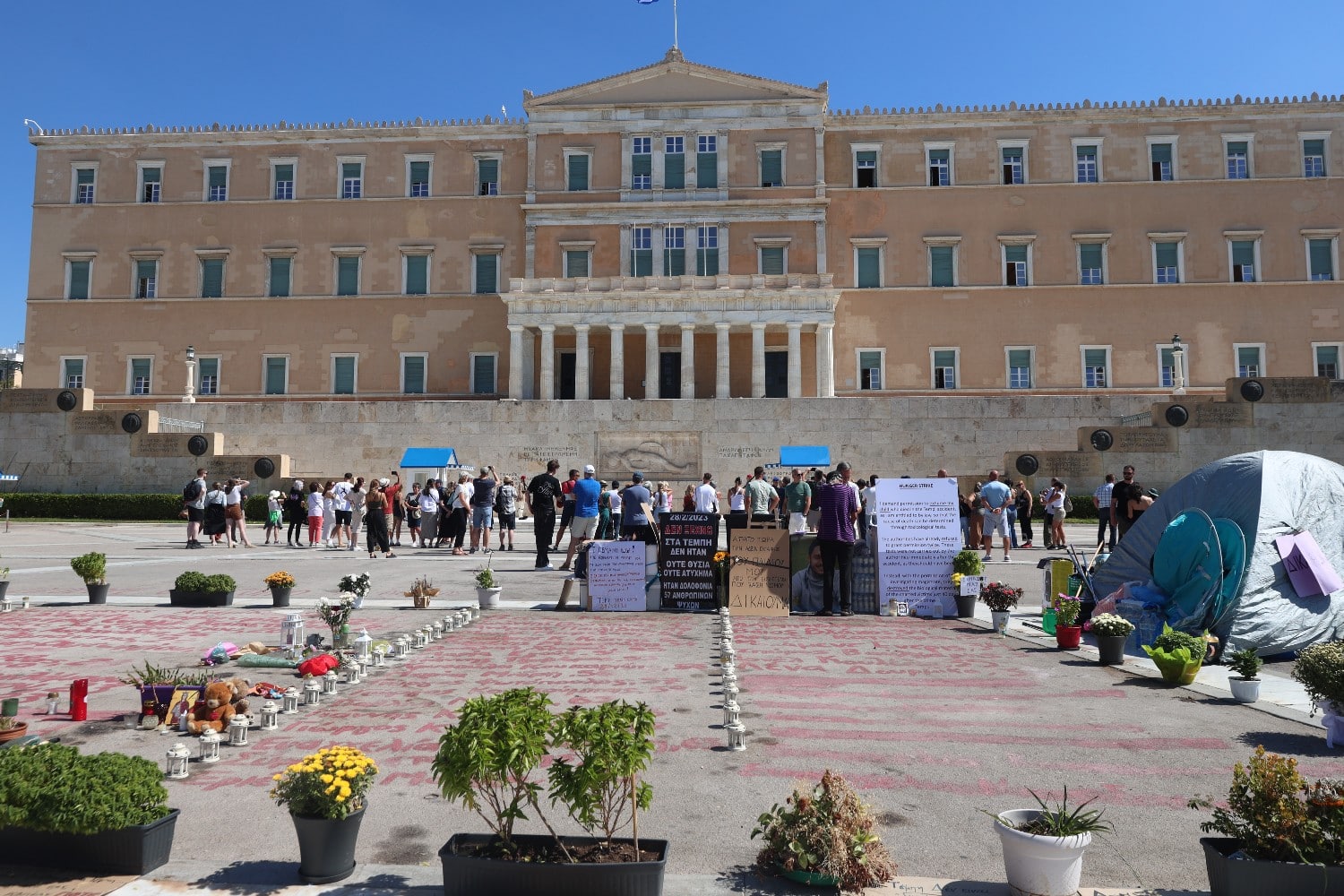 syntagma mnimeio agnwstos stratiotis 16 10 25