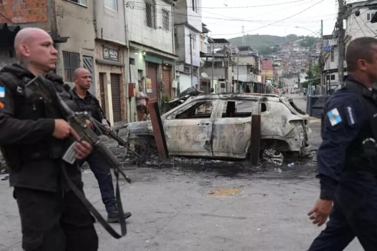 Αιματηρές επιδρομές στη Βραζιλία: Πάνω από 130 νεκροί σε συγκρούσεις με συμμορίες ναρκωτικών (βίντεο) 