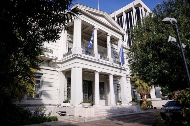 Ανακοίνωση ΥΠΕΞ για τη μνήμη των θυμάτων της 11ης Σεπτεμβρίου: 25 χρόνια μετά, στεκόμαστε στο πλευρό του αμερικανικού λαού