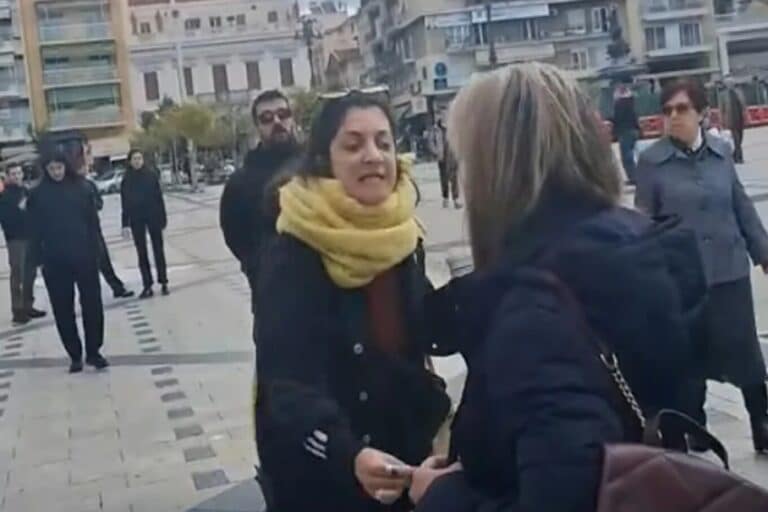 Επεισόδιο στην Πάτρα: Η βουλευτής της ΝΔ, Χριστίνα Αλεξοπούλου δέχθηκε λεκτική επίθεση (βίντεο)