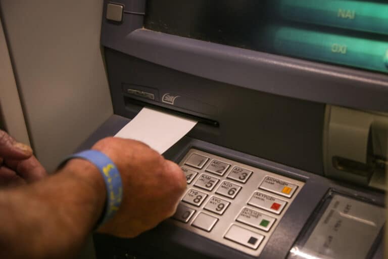 e-ΕΦΚΑ και ΔΥΠΑ πληρώνουν 38 εκατ. ευρώ σε 69.800 δικαιούχους έως τις 11 Σεπτεμβρίου