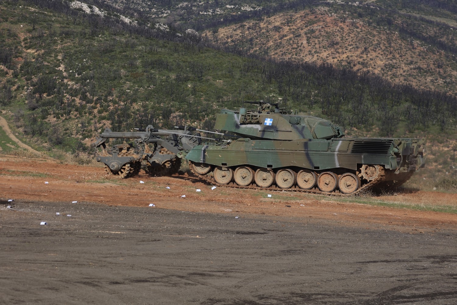 askisi enoples dynameis 14 11 2025 6 tanks