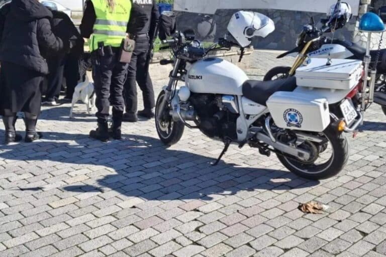 Θεσσαλονίκη: Δημοτικοί αστυνομικοί έσωσαν πολίτη που υπέστη εγκεφαλικό ενώ έκανε βόλτα με τον σκύλο του