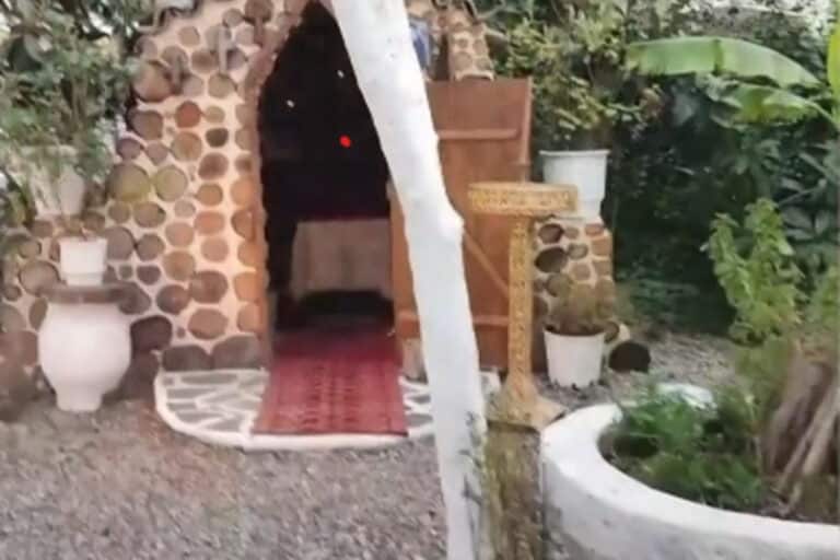 Κύκλωμα ναρκωτικών: Eικόνες από τον ναό «καβάτζα» στη Λιοσίων – Τι ομολόγησε ο ρασοφόρος Youtuber