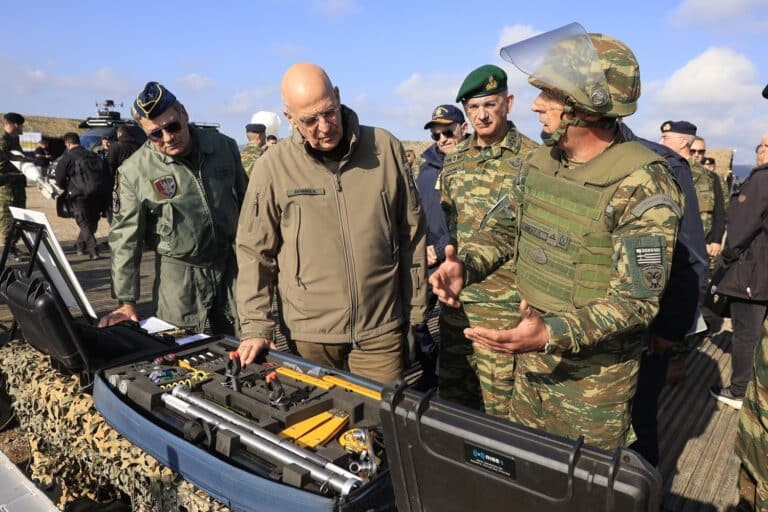 Δένδιας για drone και anti-drone συστήματα: «Οι Ένοπλες Δυνάμεις έχουν μπει στη νέα εποχή»