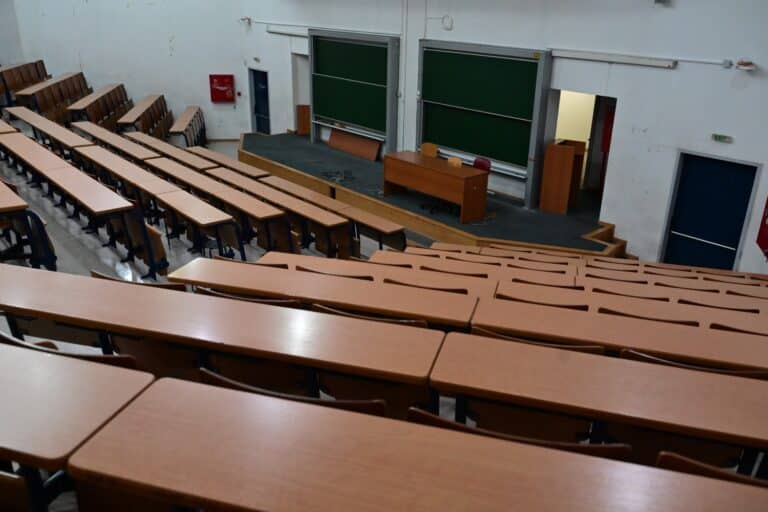 Φοιτητής καταδικάστηκε σε φυλάκιση 14 μηνών επειδή έγραψε σύνθημα για την Παλαιστίνη σε τοίχο του ΕΜΠ