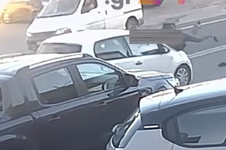 Ηράκλειο: Νέο βίντεο-σοκ από την παράσυρση της 65χρονης από ΙΧ – Νοσηλεύεται σε κρίσιμη κατάσταση στη ΜΕΘ