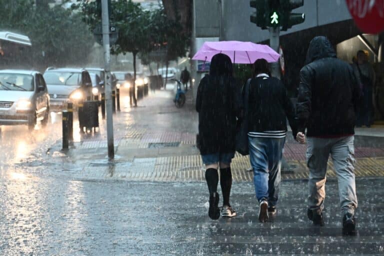 Κακοκαιρία Adel: «Έρχονται κι άλλες βροχές» – Η πρόγνωση Τσατραφύλλια για τον καιρό